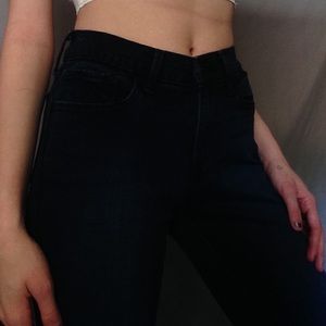 High waisted Levi jeans, dark washed